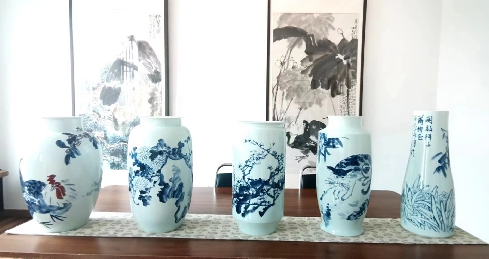 梅喻老师大写意青花瓷起赏析